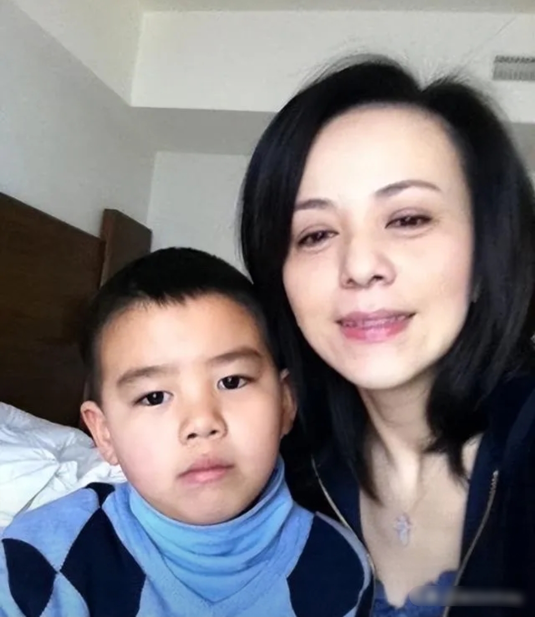 王琳跟儿子打电话打到情绪失控直接崩溃感觉她把当年在情深深雾