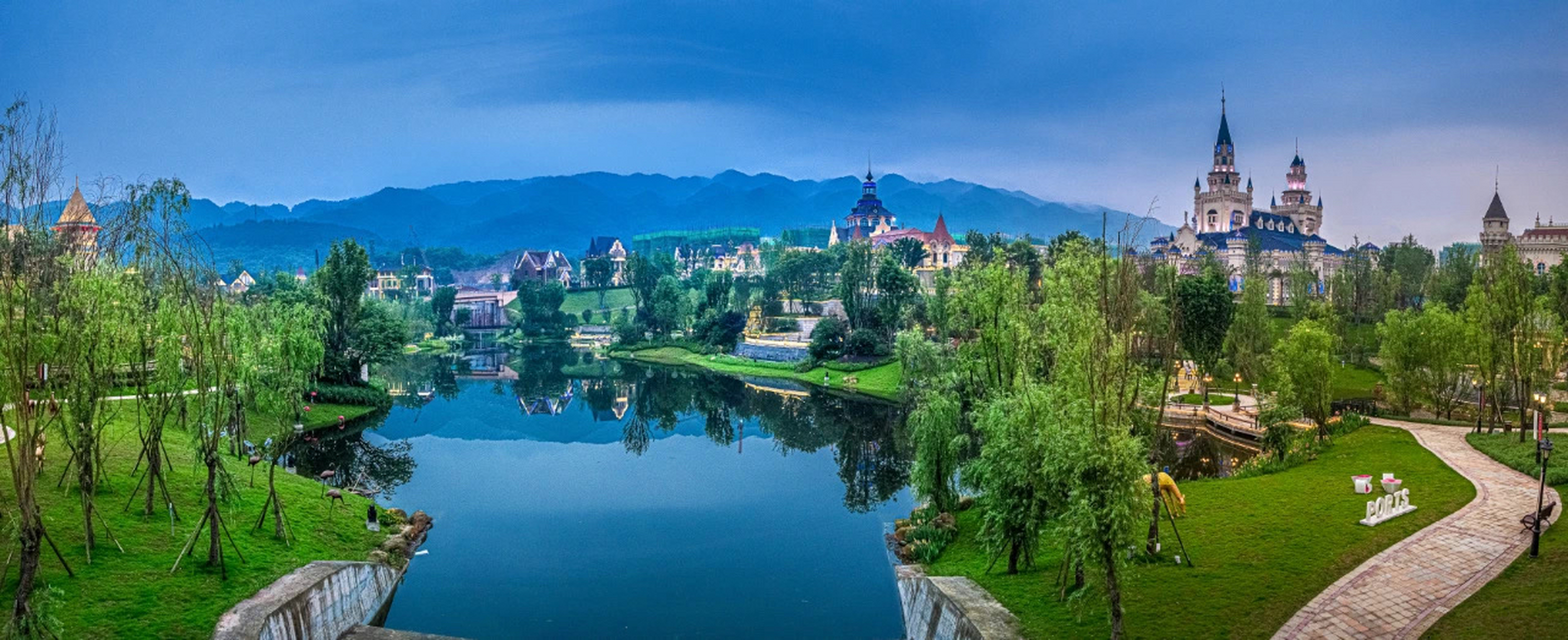 重庆恒大健康城,给你答案,在这里的日常从日出晨曦到繁星点点,无时不