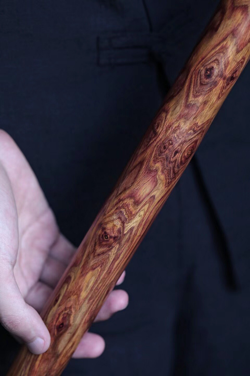 海黄鬼眼纹【寿杖】  精选鬼眼虎皮纹海黄,花纹变幻莫测,底色漂亮