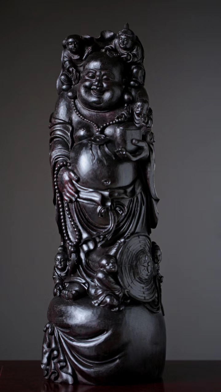 紫檀【六子戏弥勒】摆件  弥勒佛肚大腰圆,赤脚袒胸,左捧金元宝,悠然