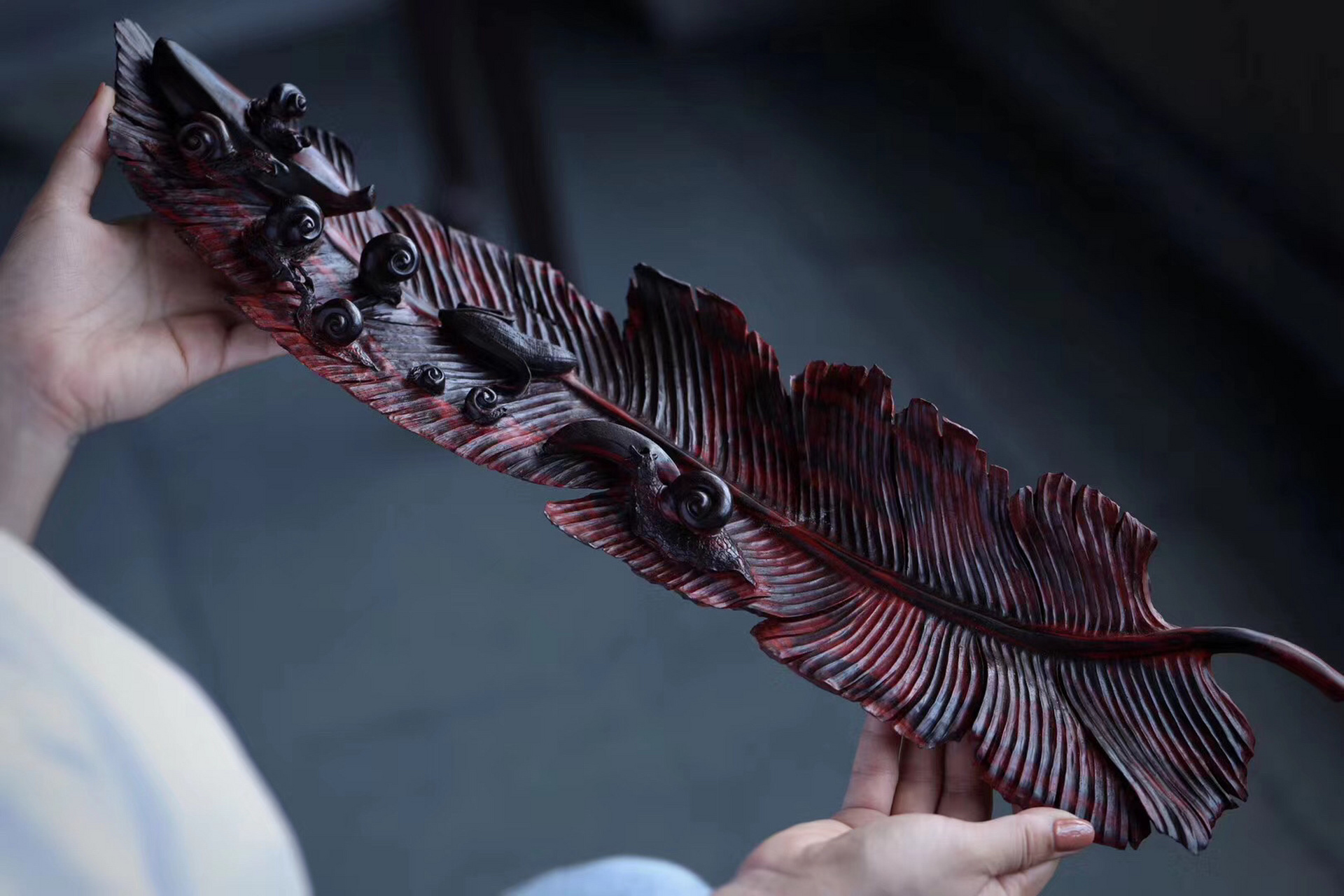 芭蕉 | 果盘  印度小叶紫檀整料手工雕刻 规格: 53.8×13.5×8.