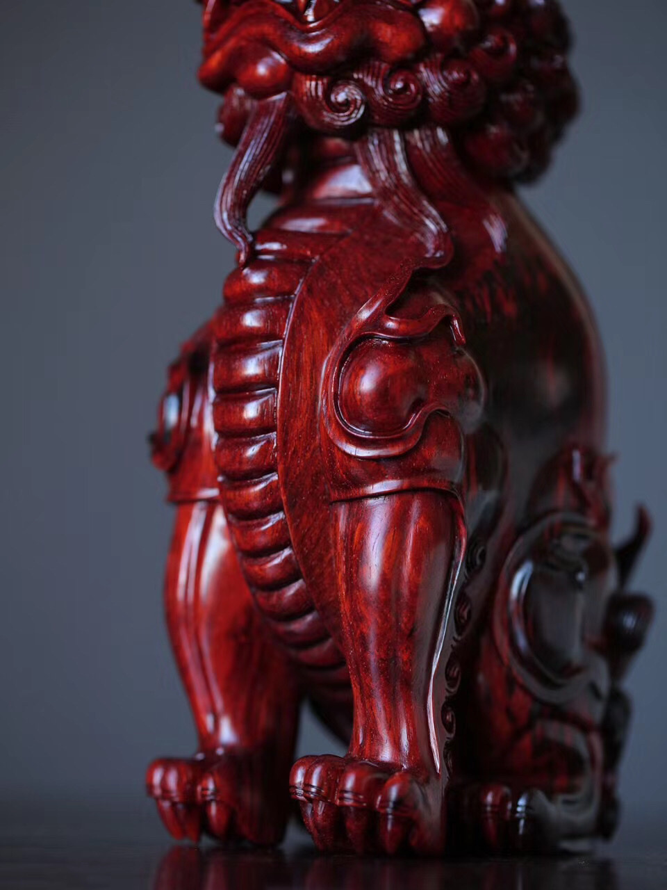 紫檀【貔貅】摆件  招财瑞兽,造型栩栩如生, 貔貅呈坐姿,面部生动霸气