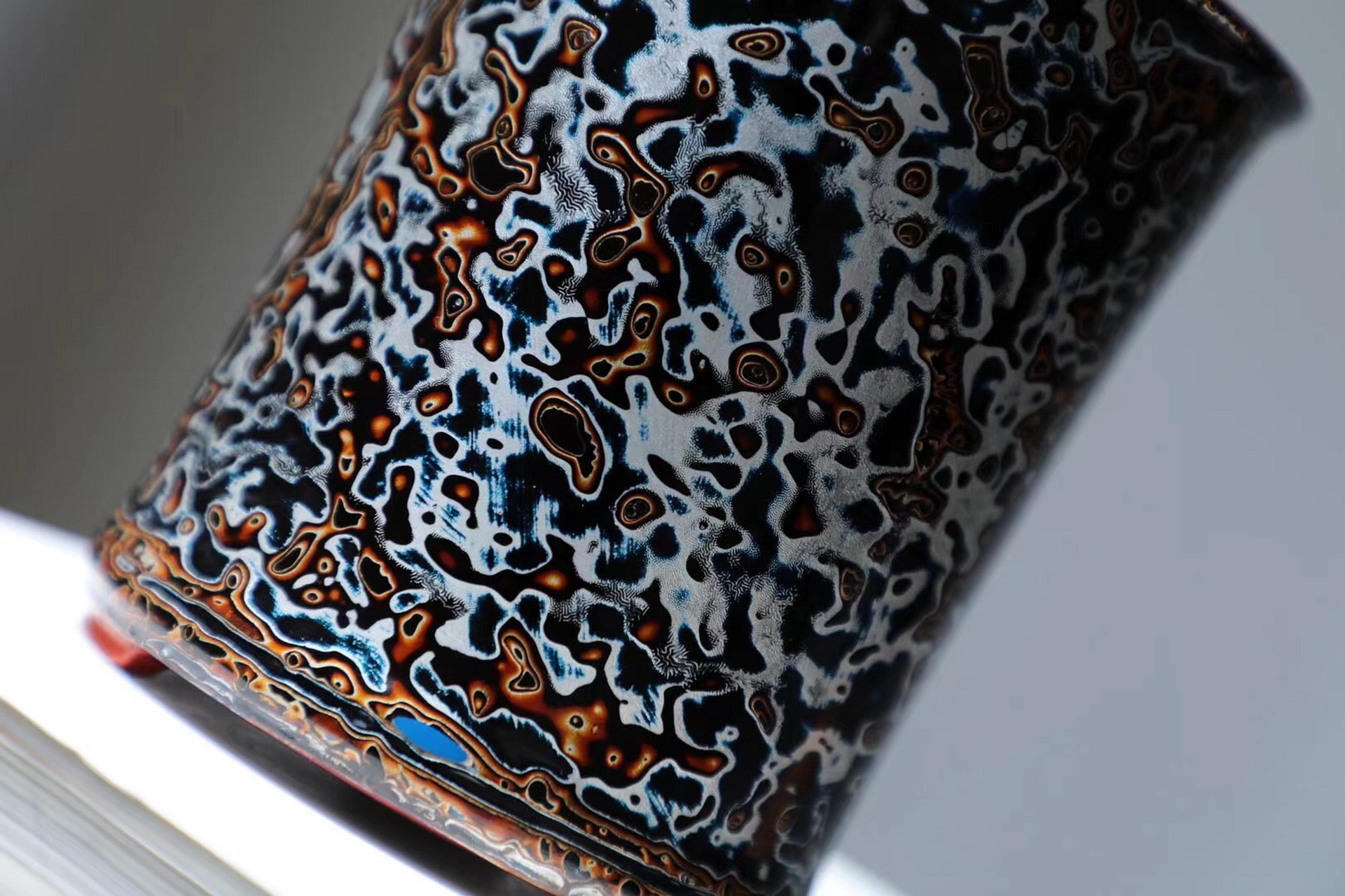 「漆器 | 笔筒」特漏价92  以印度小叶紫檀老料为底胎,以矿色大漆