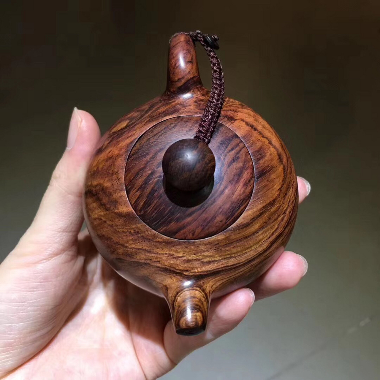 捡漏9215  山水纹 海黄茶壶 把玩件 案上摆件 长9.