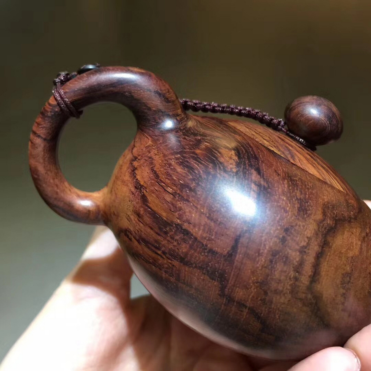 捡漏9215  山水纹 海黄茶壶 把玩件 案上摆件 长9.