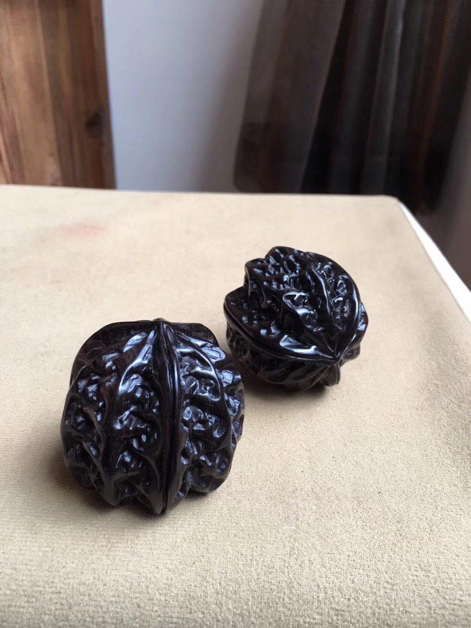 紫光檀·核桃保健球 规格:50mm 重量:144.7g