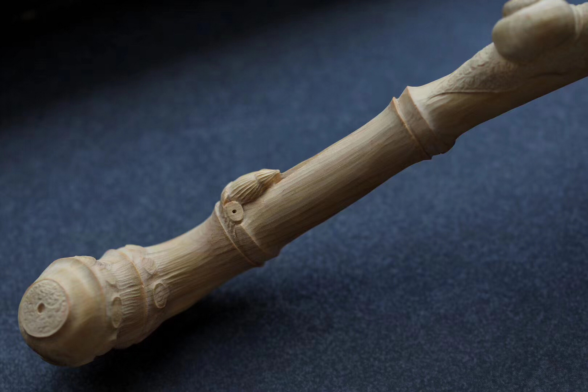 竹节| 如意  黄杨木整料手工雕刻 规格:37×7×7.6cm