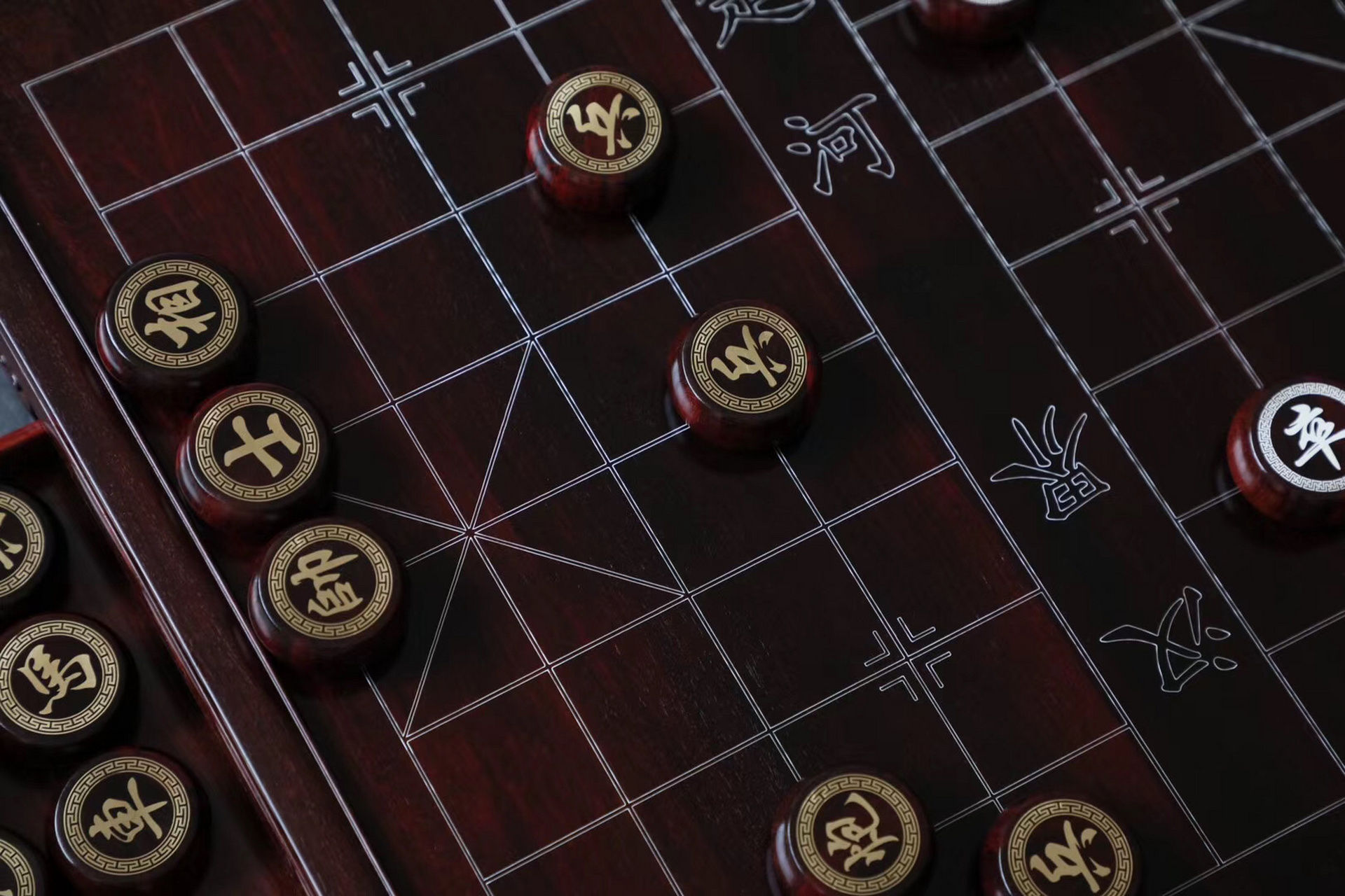 「楚河汉界61象棋盘」  精选印度小叶紫檀拆房老料制作,传统榫卯