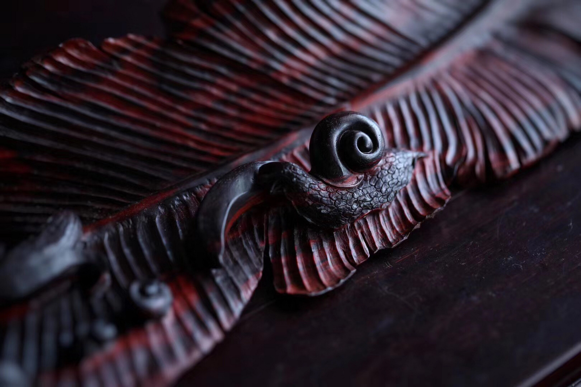 芭蕉 | 果盘  印度小叶紫檀整料手工雕刻 规格: 53.8×13.5×8.