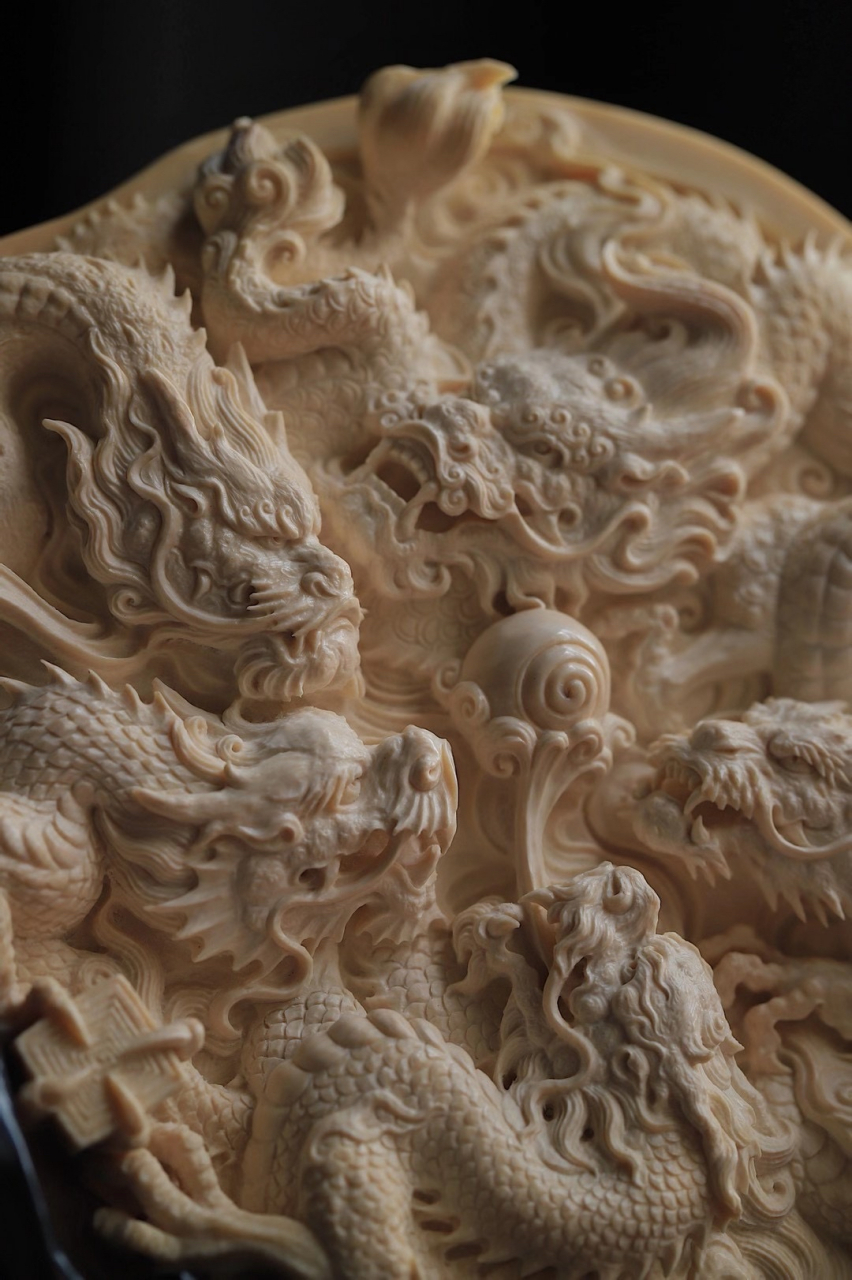 猛犸 | 五龙戏珠  琢刻起落延绵,刀法气贯,五龙藏显相生,生动有灵.