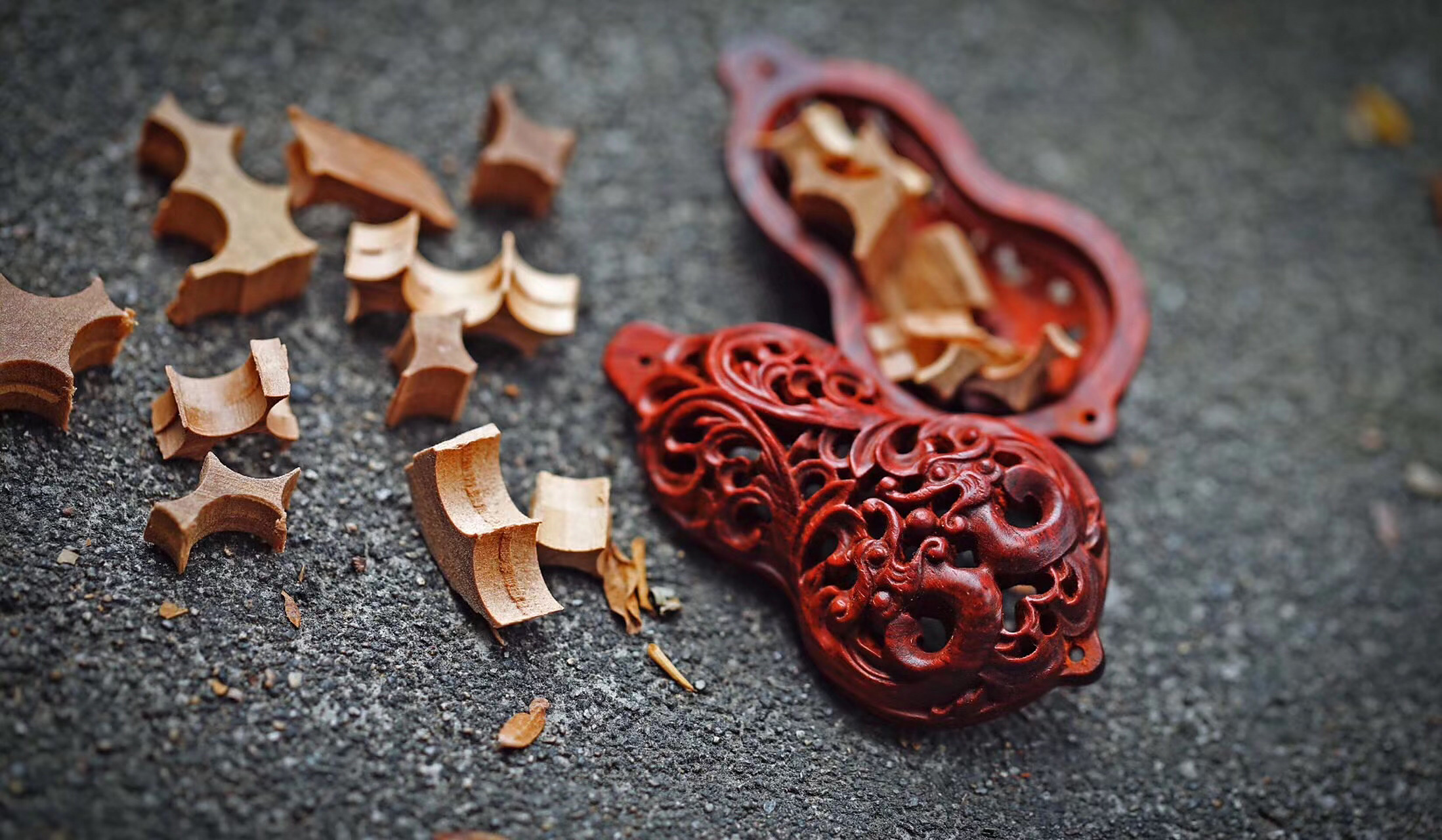 紫檀【福禄安泰·香囊】挂件  葫芦式镂空巧雕缠枝双龙戏珠纹寓意吉祥