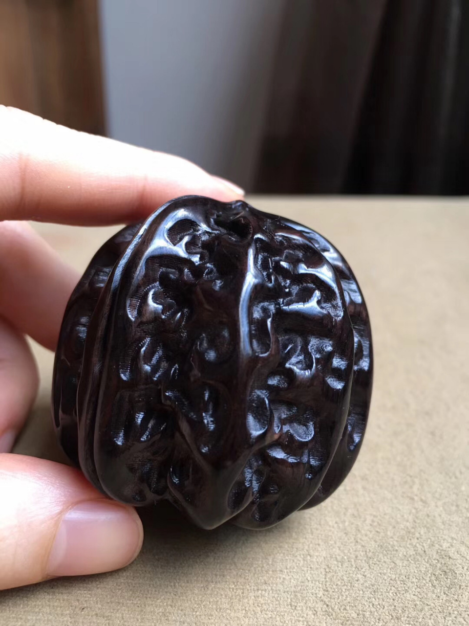 紫光檀·核桃保健球 规格:50mm 重量:144.7g