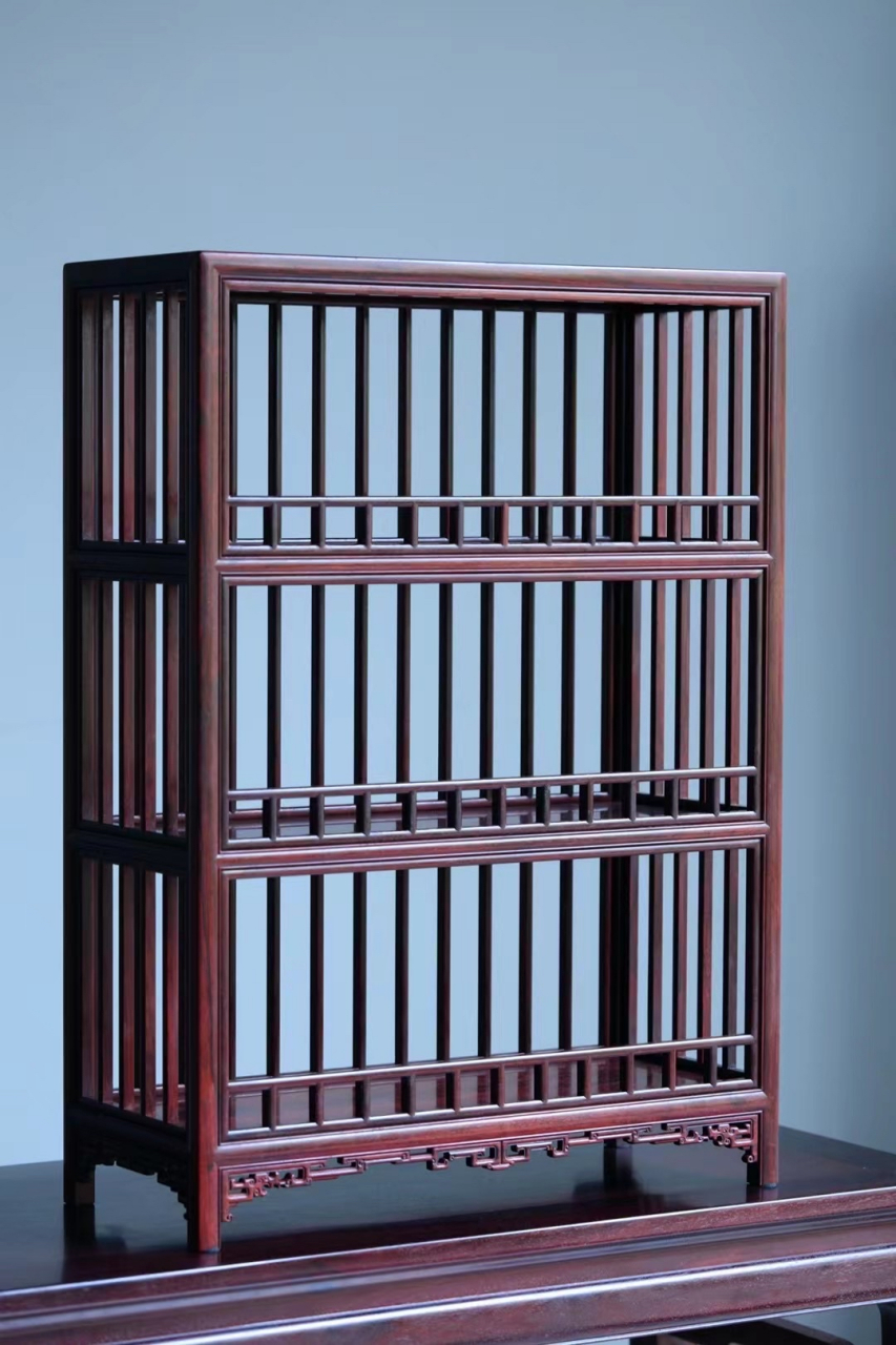 直棂茶柜   小叶紫檀 直棂茶柜稳定老料,开材均整,榫卯结构,攒镶嵌合