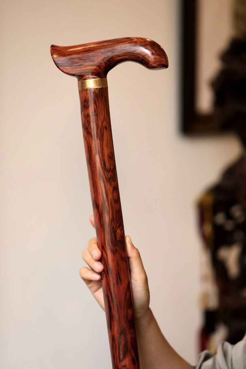 海黄鬼眼纹 寿杖 色泽浓郁墨线清晰,嵌铜精致, 乳胶杖底,更为耐磨耐用