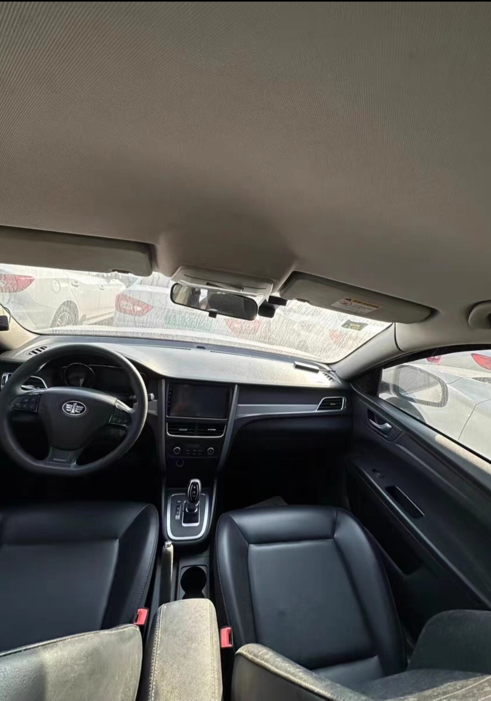 奔腾b30ev纯电      续航400实际续航三百多        上牌时间10——12