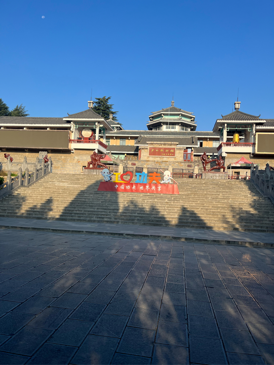 本想看一看青灯古佛,却发现了人世间不一样的繁花![嘻嘻]