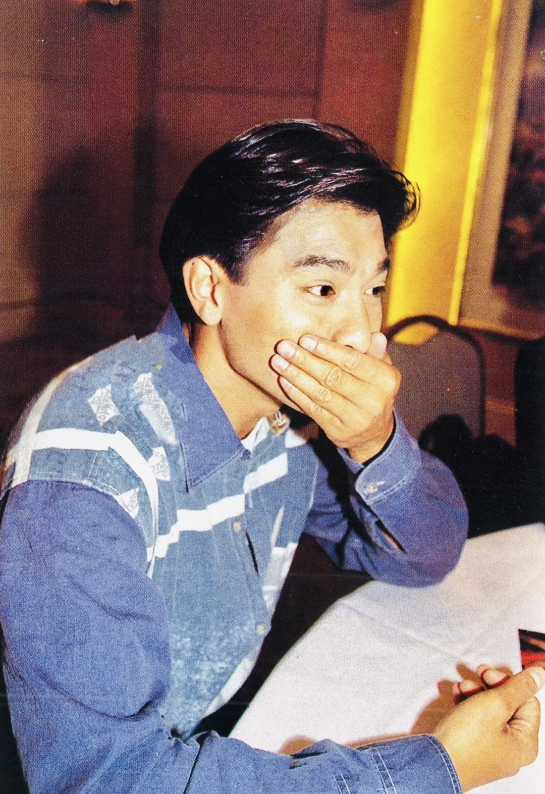 真的,娱乐圈真的没有一个女星不喜欢刘德华的,就如一刘德华侧脸照片