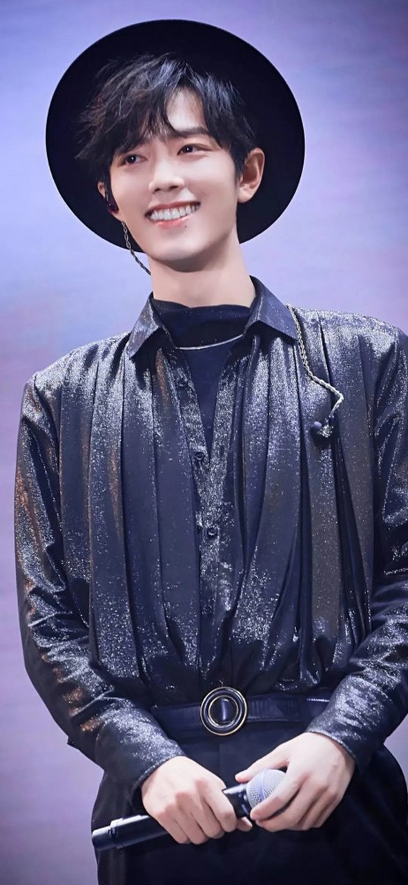 我想最美的样子大概就是像肖战这样,脸上有微笑,心中有阳光,眼里有