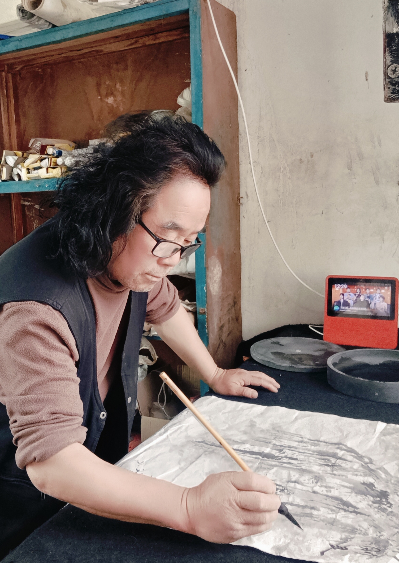 刘亚洲,西安临潼人,善通琴棋书画,更喜美朮,师承名
