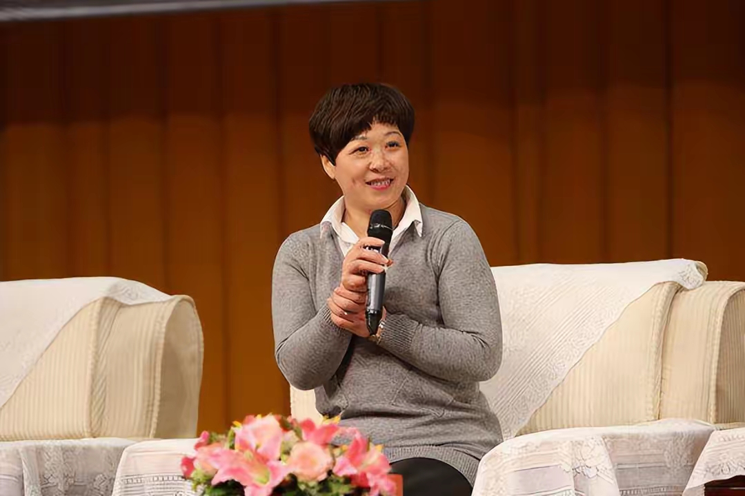 浙江女子20年前收留发烧乞丐,如今乞丐成亿万富豪来报恩