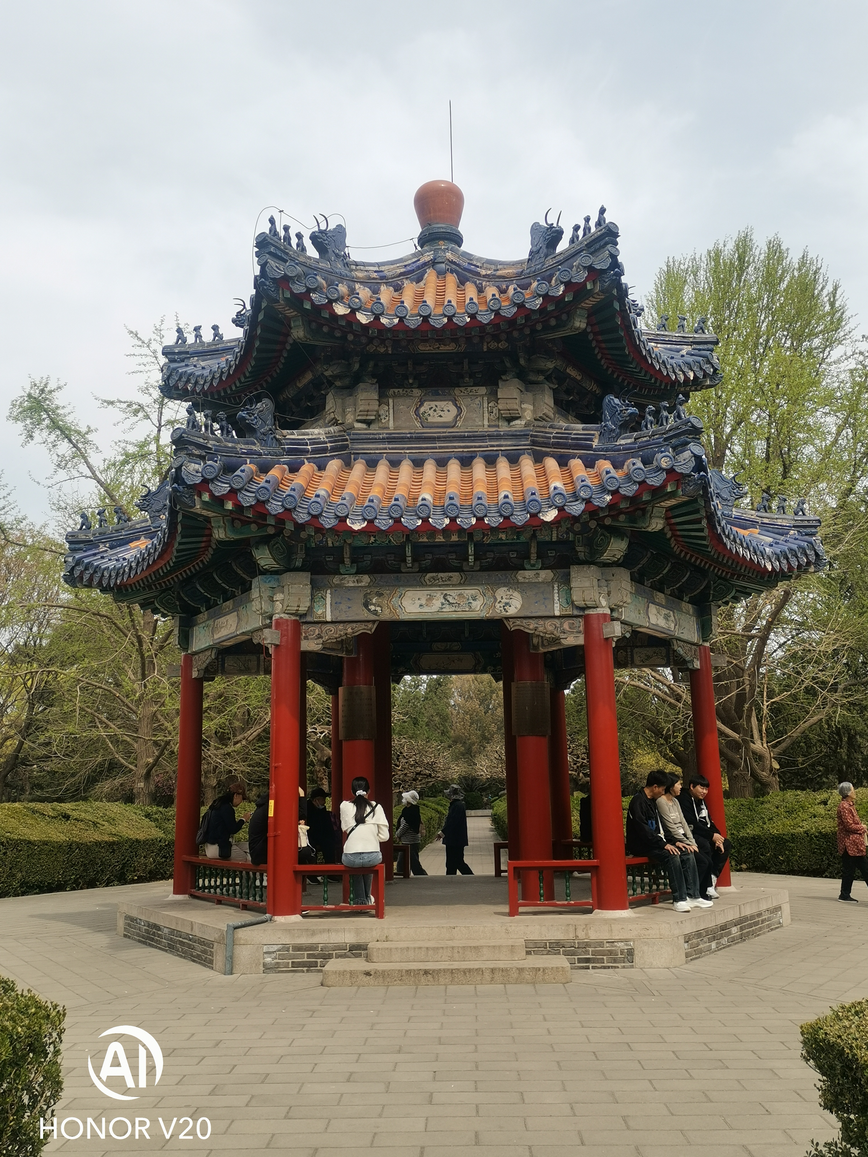 百花亭中坐 片叶不沾身