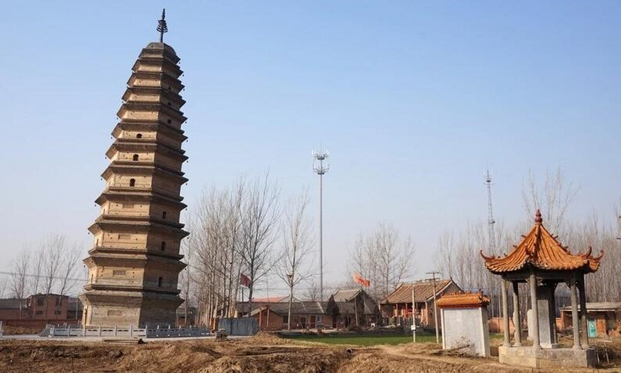 古建筑# 原阳玲珑塔又名徽塔,也叫雁塔,原为原武镇善护寺内的附属