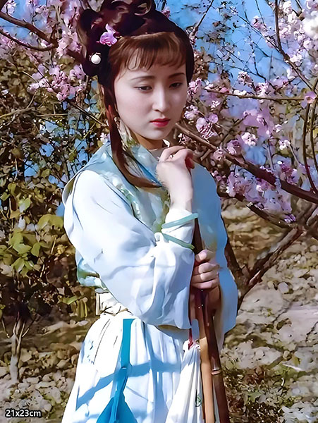 眉蹙春山,永远的阆苑仙葩 高清修复图分享#古装美女# #87版红楼梦