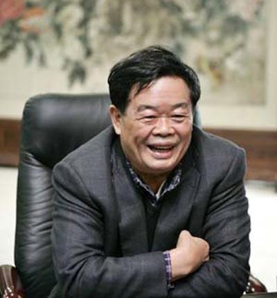 曹德旺说:"公务员是个不需要技术.@拾味书屋的动态