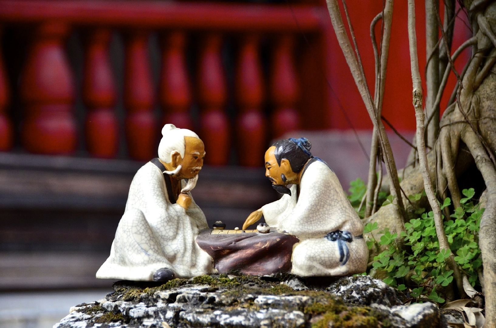 今天我们要探讨一下君子和小人的区别,一起来看看他们是如何相处的.