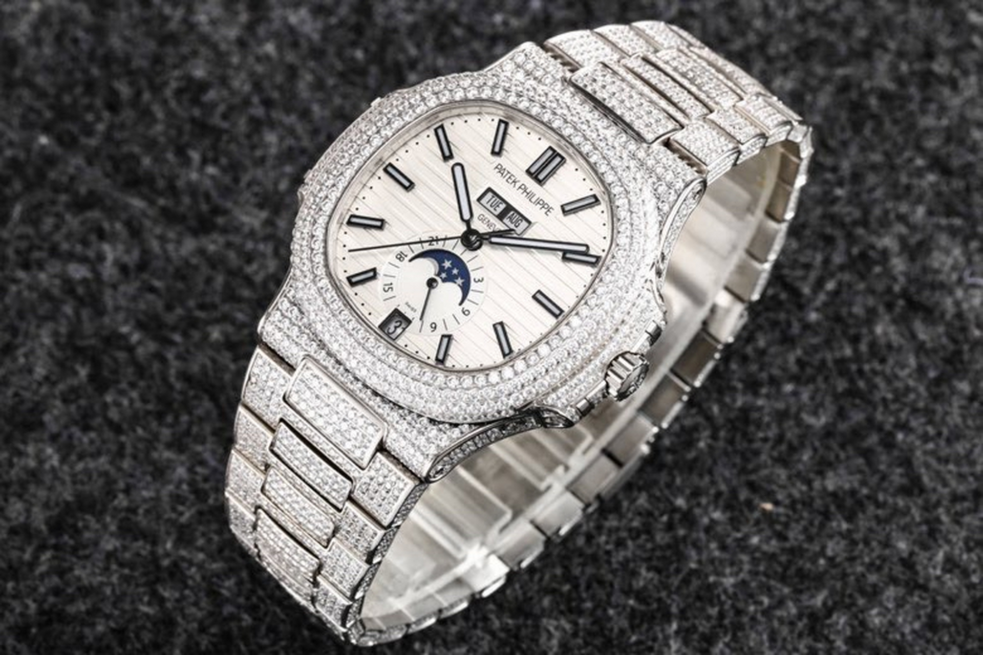 时尚在身边#满钻的百达翡丽鹦鹉螺5712太迷人了,奢华优雅高贵时尚