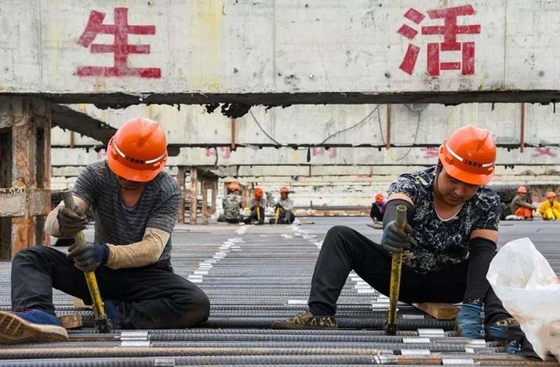 工地所有的工种都很辛苦,但是程度却不一样,到底哪个工种最辛苦,我们