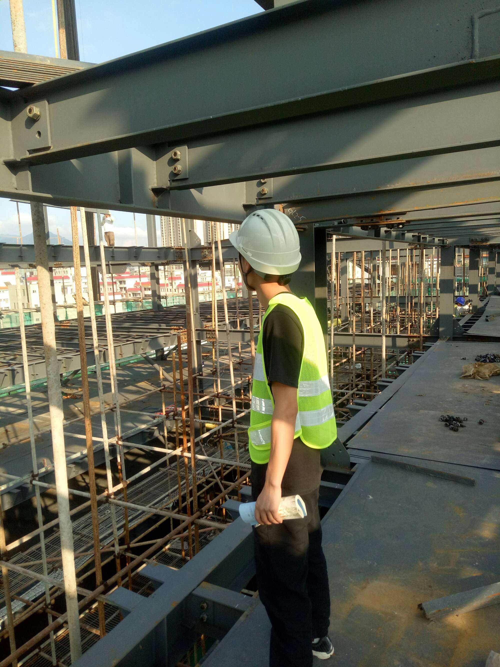 监理图片施工现场监理员监理月度安全大检查照片工地专业监理工程师