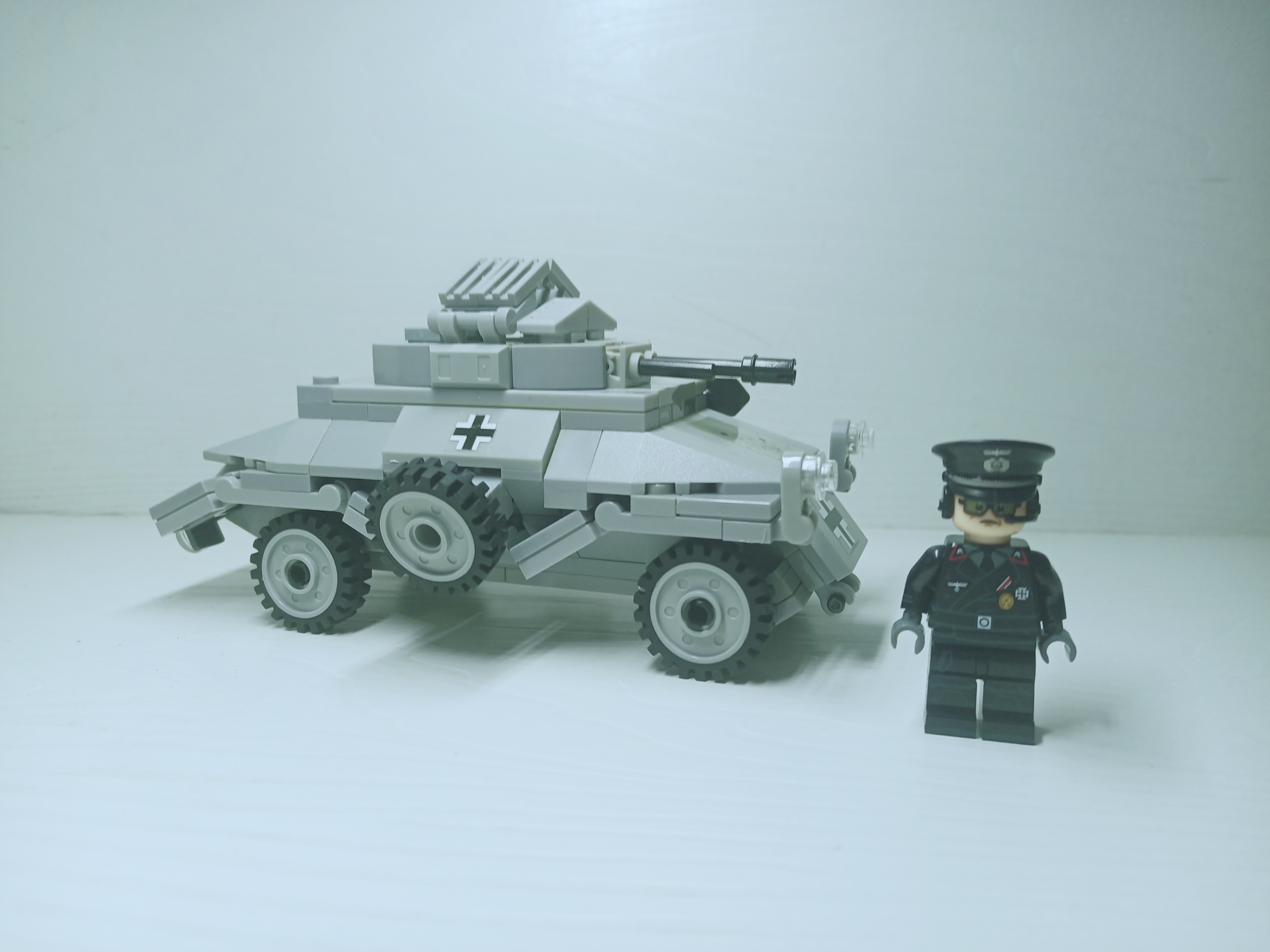 日耳曼的"轻骑兵"——sdkfz222"豪须"轮式装甲车