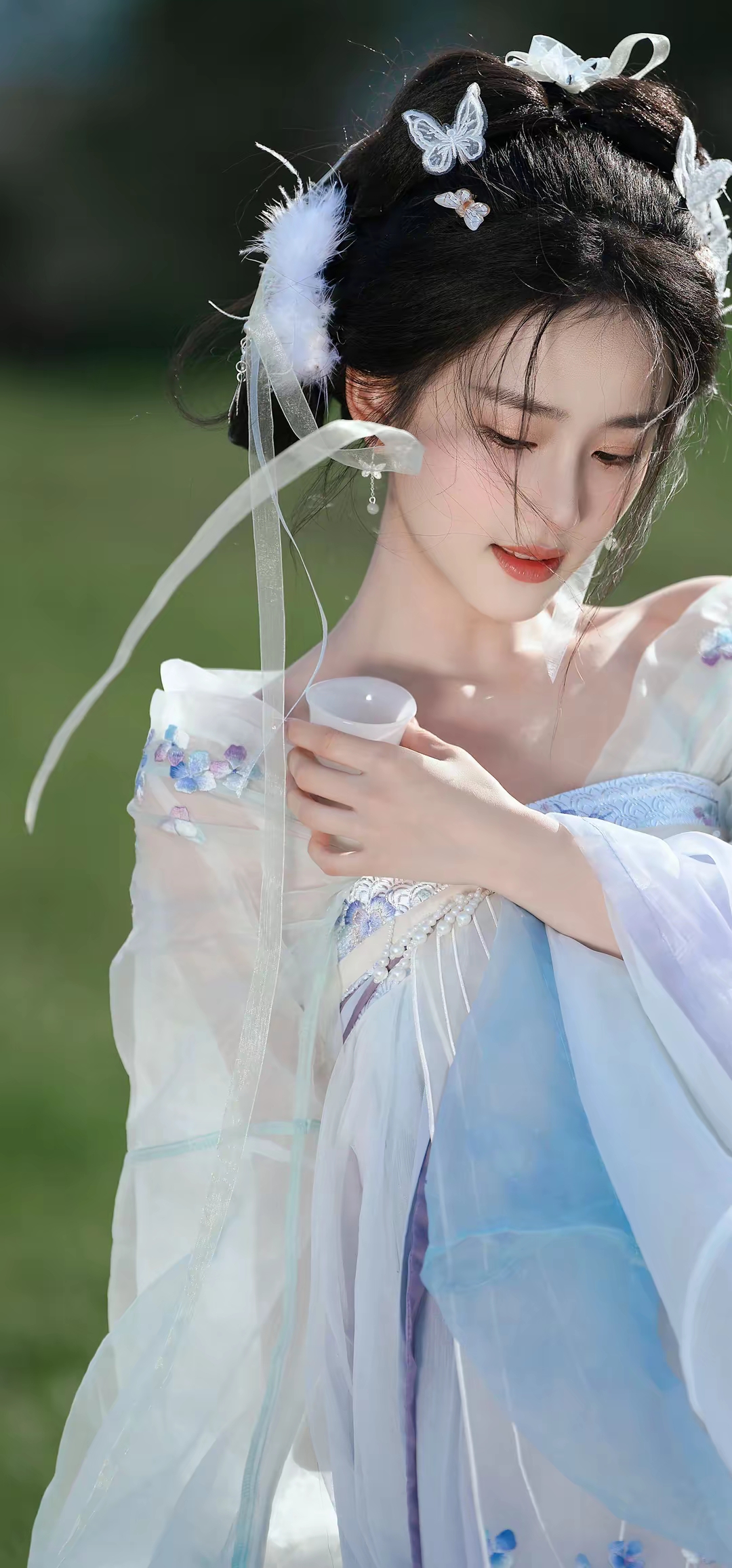 美女壁纸～捕捉到一位古装美女的恬静瞬间,让人心动不已 #春节娱乐不