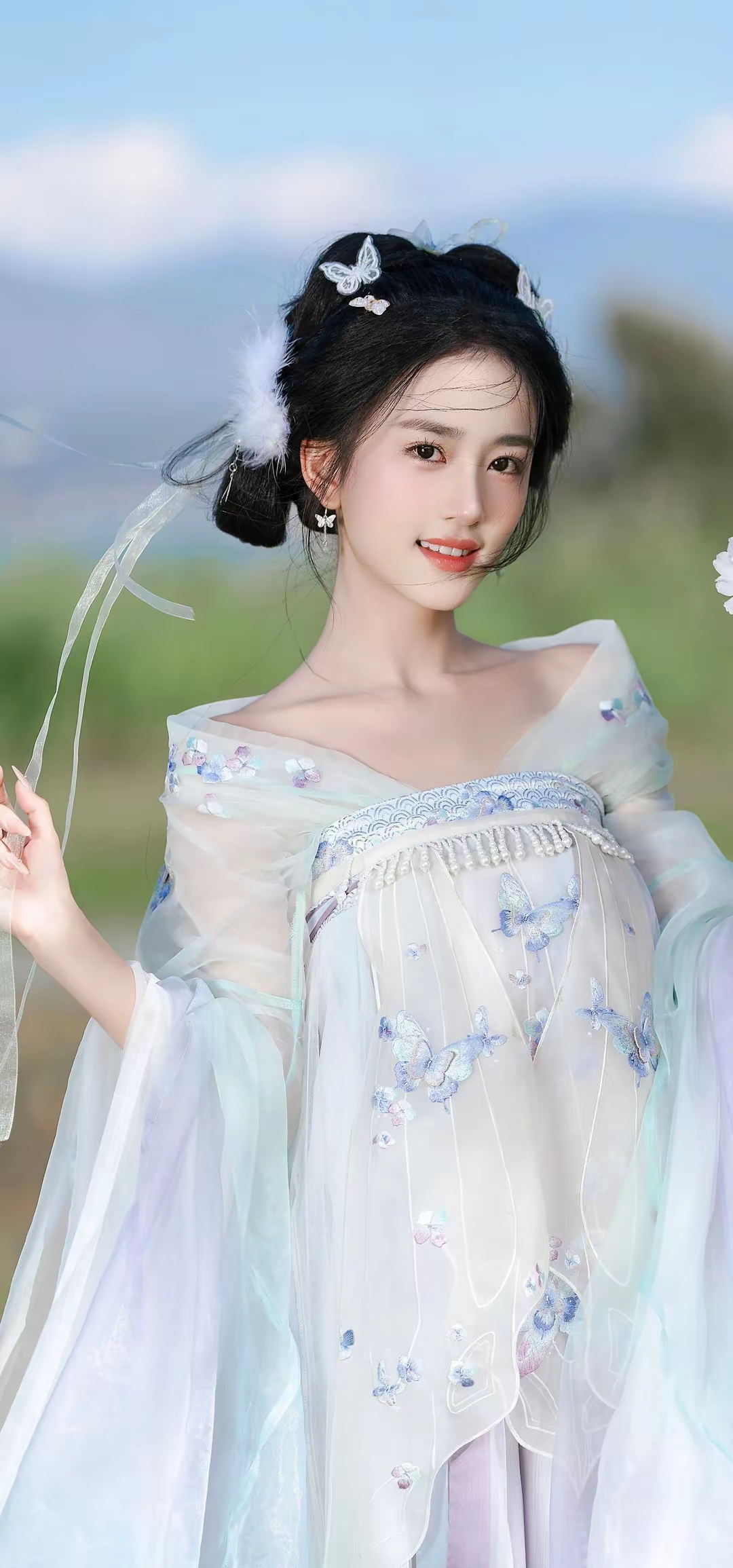 美女壁纸～捕捉到一位古装美女的恬静瞬间,让人心动不已 #春节娱乐不