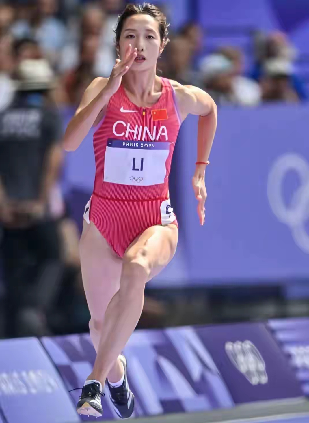 5月11日,2025世界田联接力赛女子4x100米资格赛,中国队以43秒03拿下