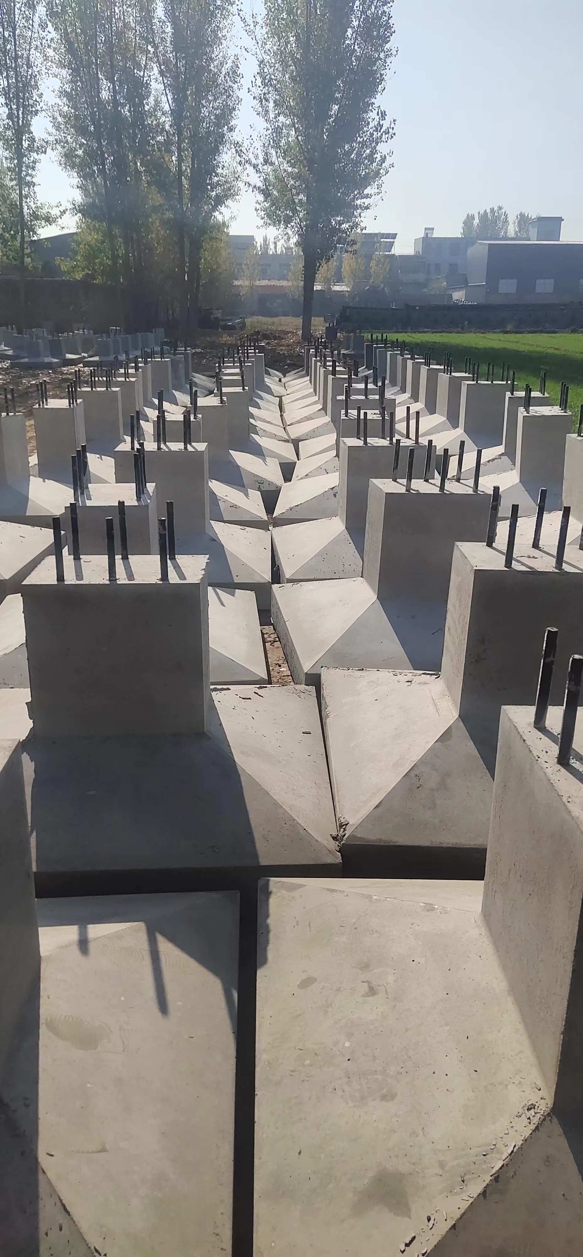 建厂房的首选#聊聊社会新鲜事# 钢结构基础墩#农村生活