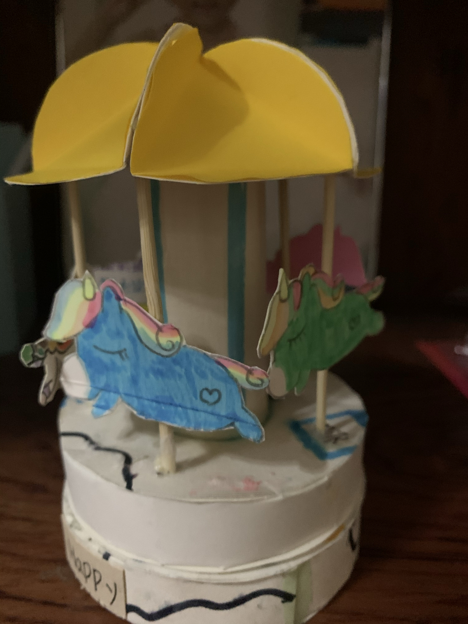 旋转木马好用牙膏做的收纳盒.