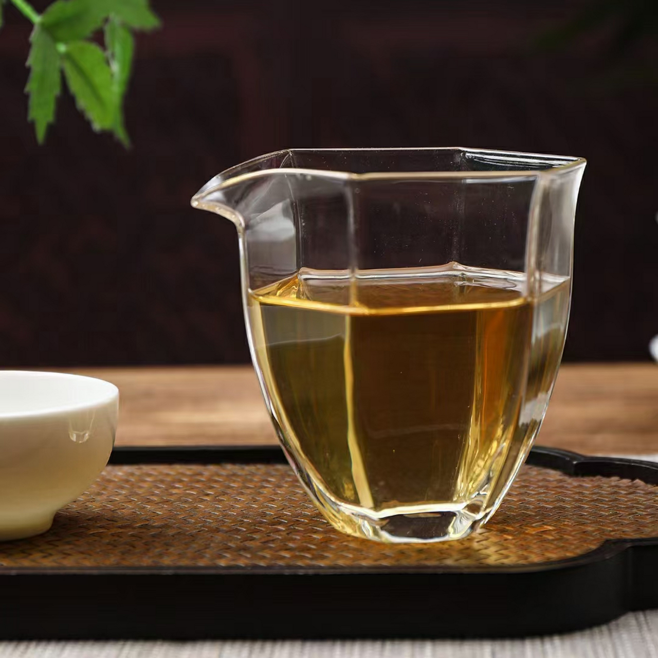 2021年六星冰岛红钻 条索肥厚,芽峰显毫,香气柔和,以花果香冰糖香为主