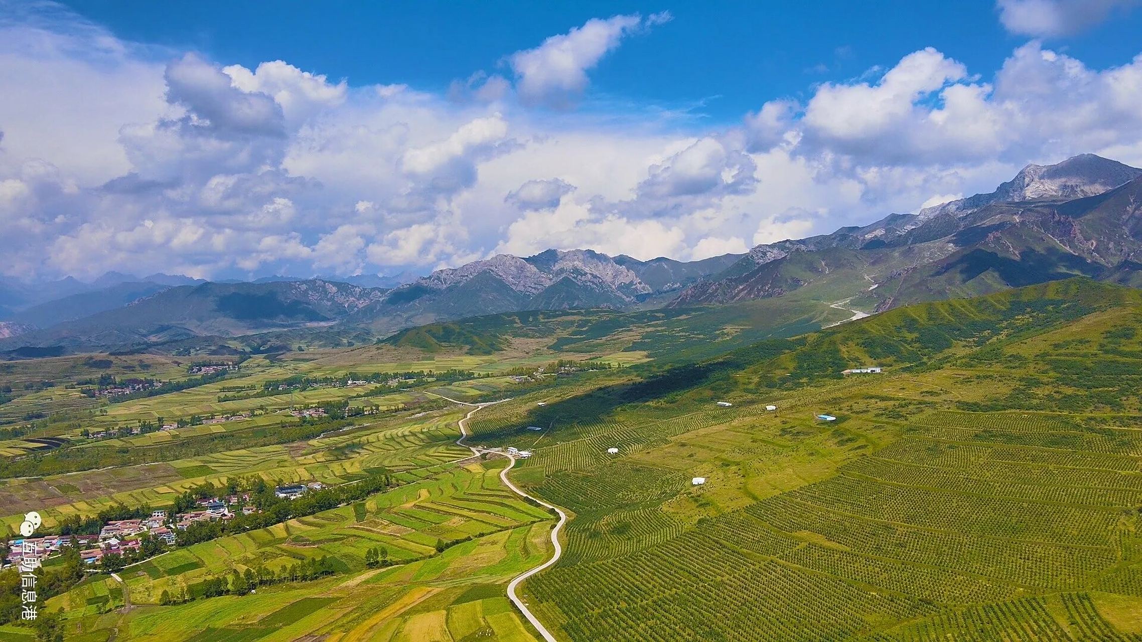 龙王山地处青海省互助土族自治县境内,地跨东和,东沟,丹麻,巴扎四乡