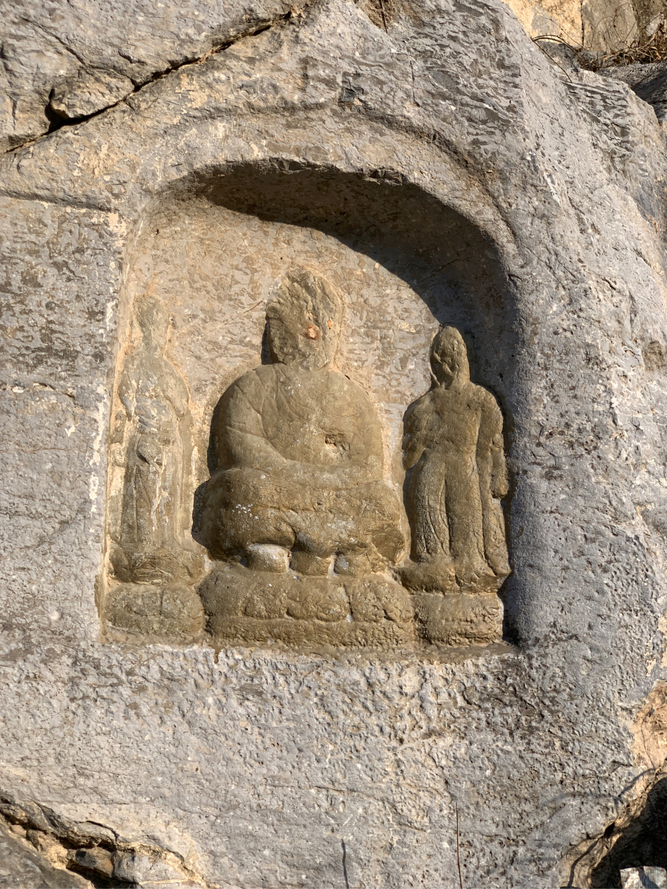 河南过冬怎么能没有# 河南焦作石佛滩摩崖造像,位于丹河下游,博爱县