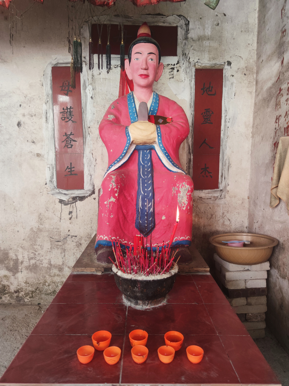 今天是地母娘娘千秋圣诞之日～就是生日  地母娘娘又称为厚土娘娘,地