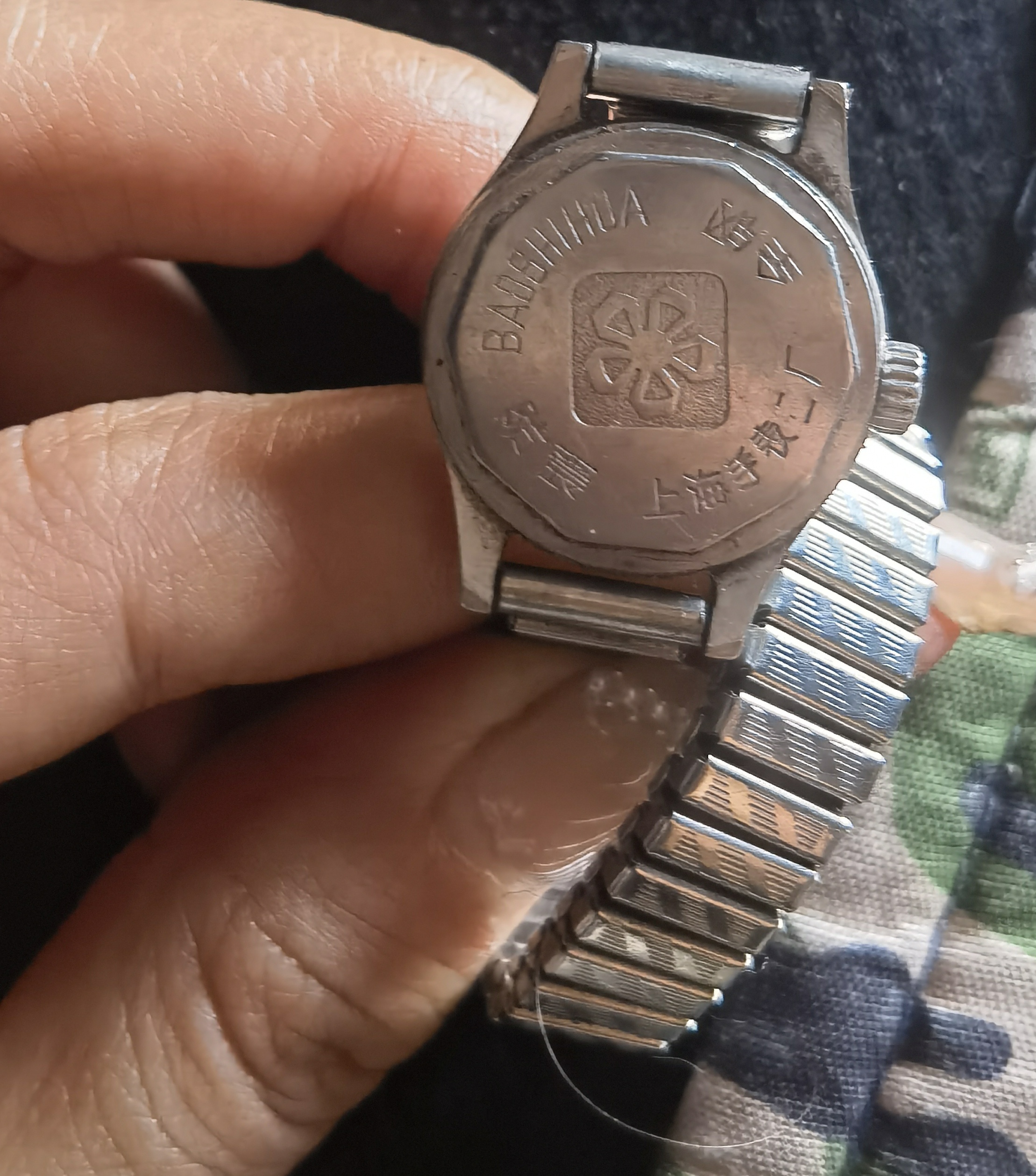 我最近发现了一个宝贝,一款充满故事感的银色手表.
