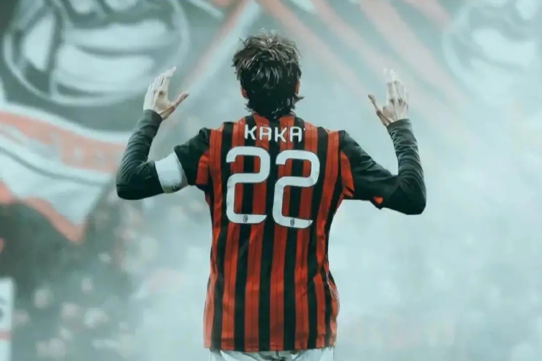 再见——卡卡 ⚽ 卡卡,1982年4月22日出生于巴西巴西利亚,8岁时加入