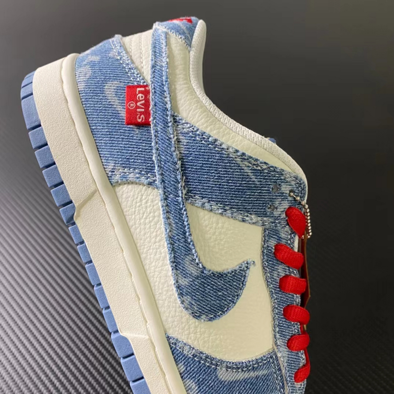 dunk 李维斯联名浅蓝牛仔#新款# #潮牌# #耐克# #鞋子