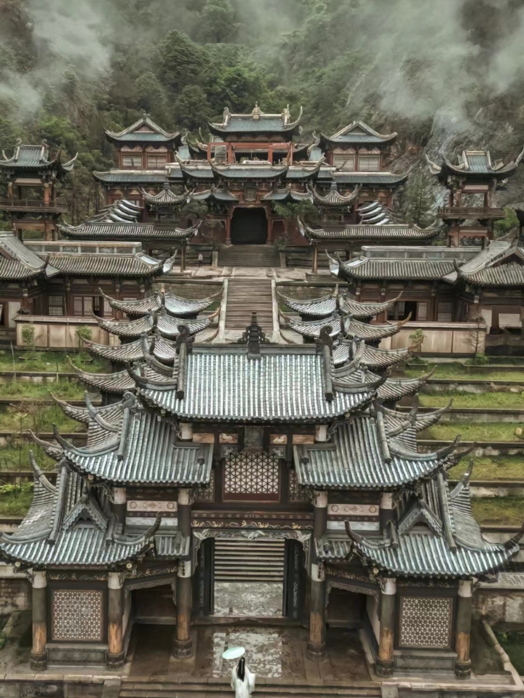 无意间,我闯入了电视剧里的仙侠世界,走进了梦里的古风场景.