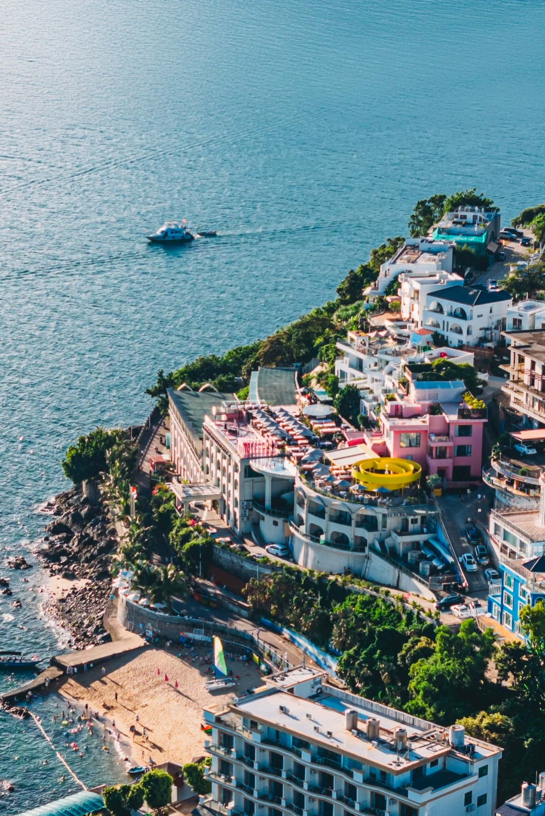 深圳南澳蓝宝石沙滩,这边风景优美.