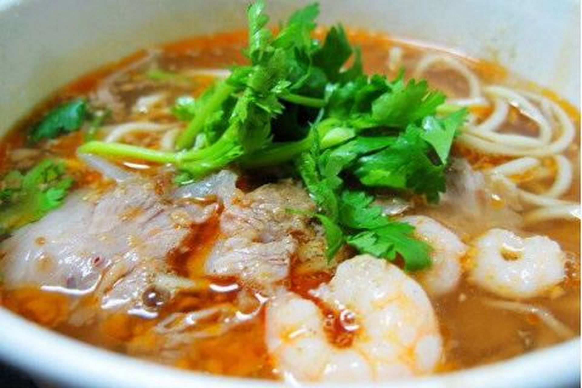 但是我告诉你,这可不是碗普通的虾肉面.