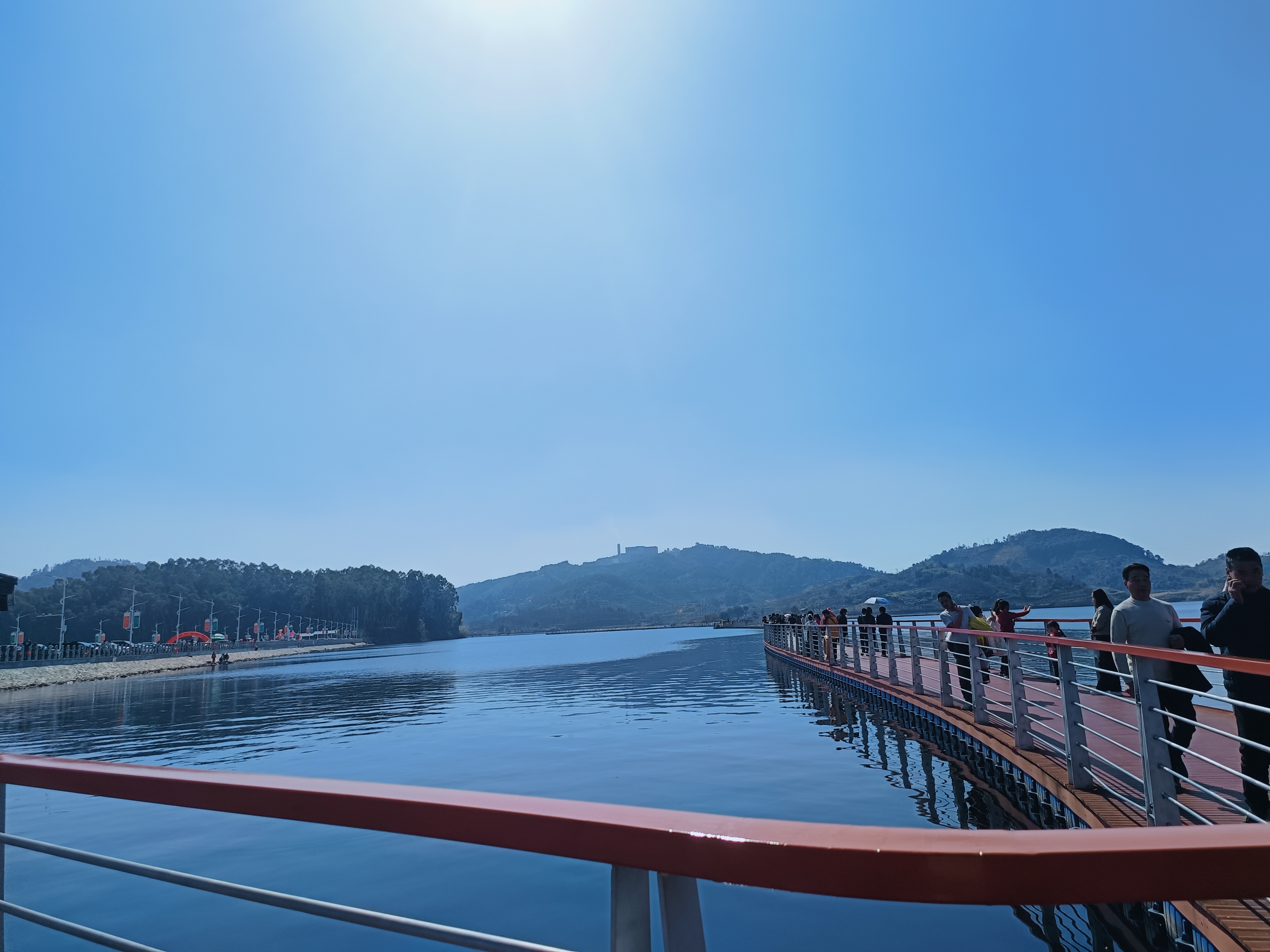 古田翠屏湖风景区  走进古田翠屏湖,映入眼帘的是如画的湖光山色.