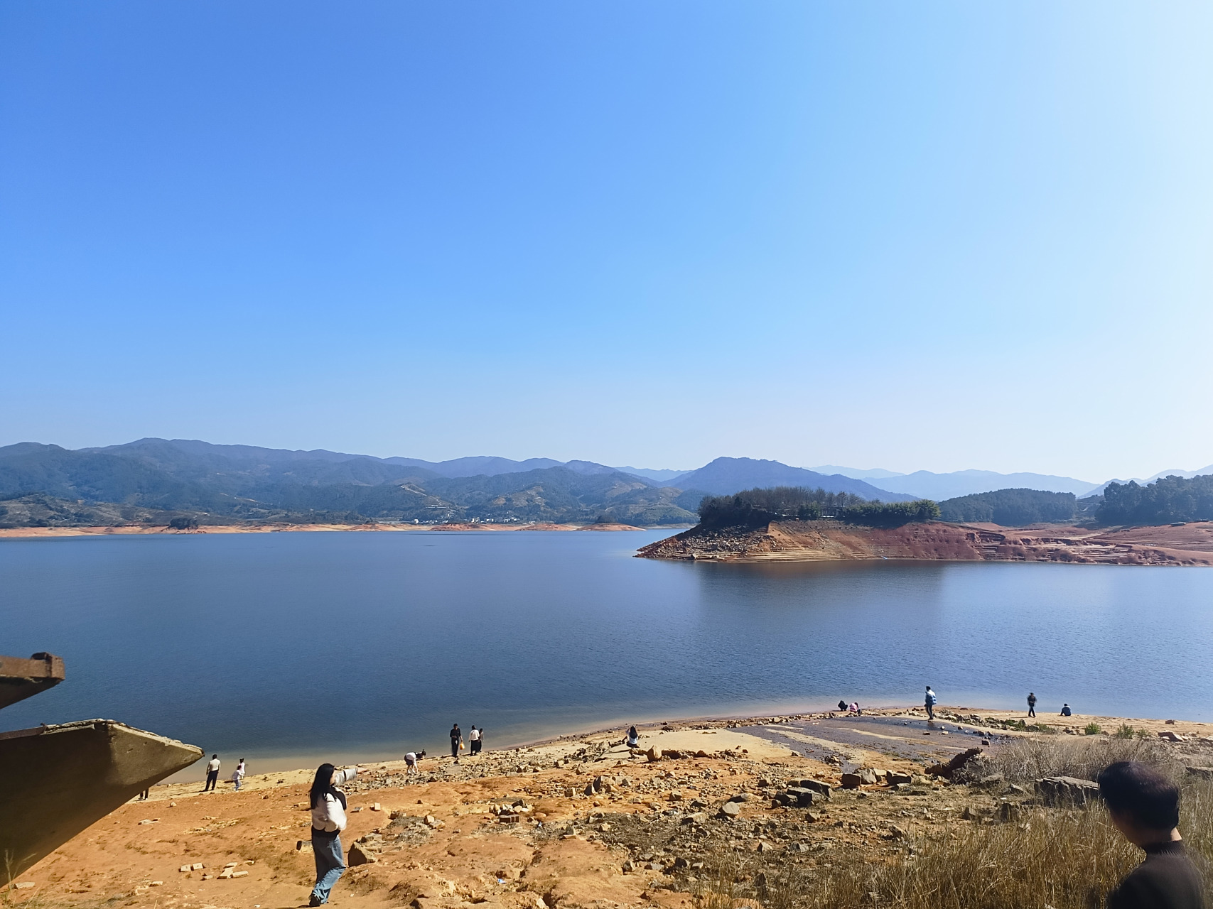 古田翠屏湖风景区  走进古田翠屏湖,映入眼帘的是如画的湖光山色.